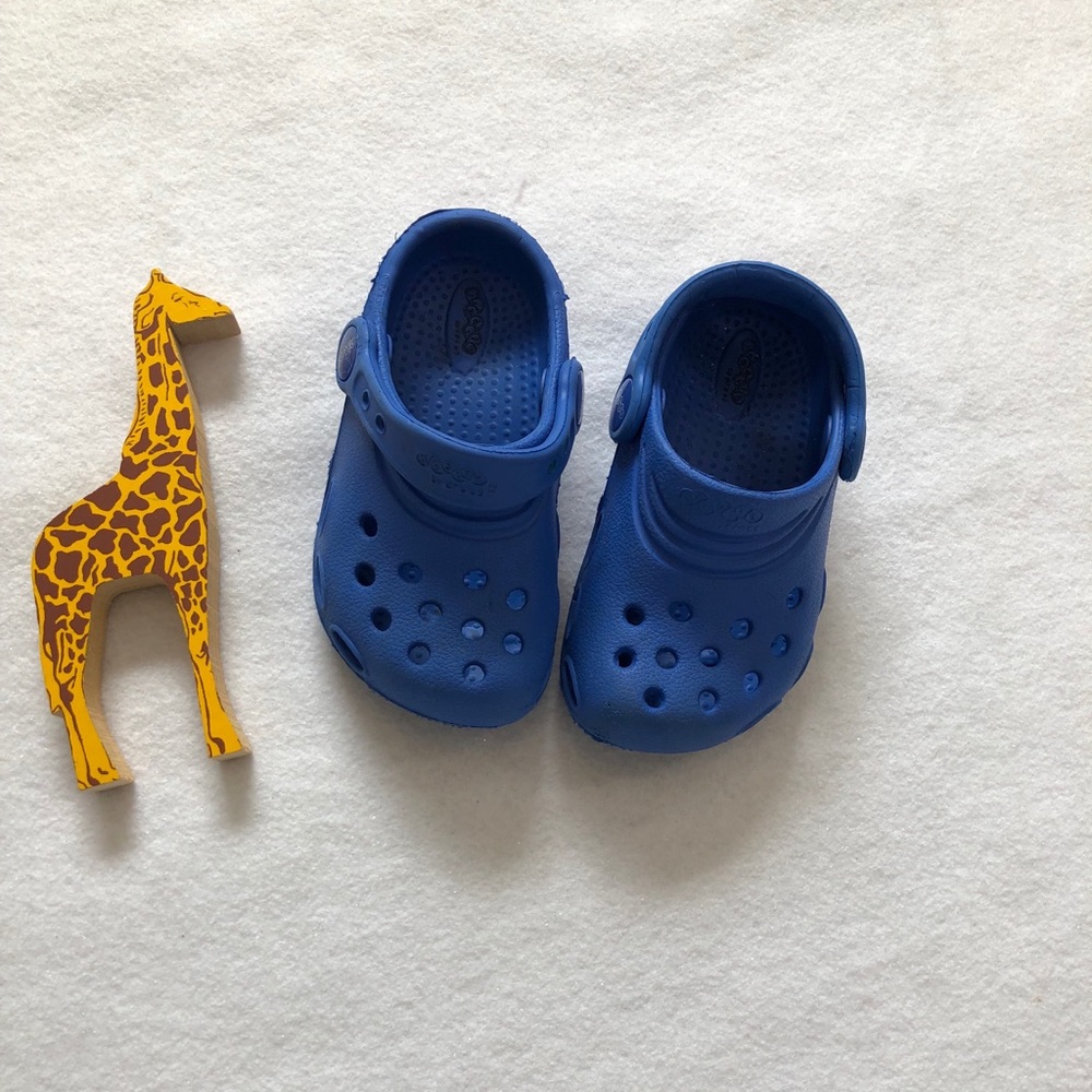 Crocs Boys Blue shoes, sandals size 6/7 - Picture 2 of 6